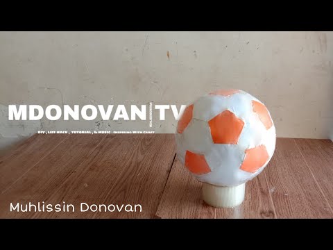 Video: Bagaimana Bola Sepak Dibuat