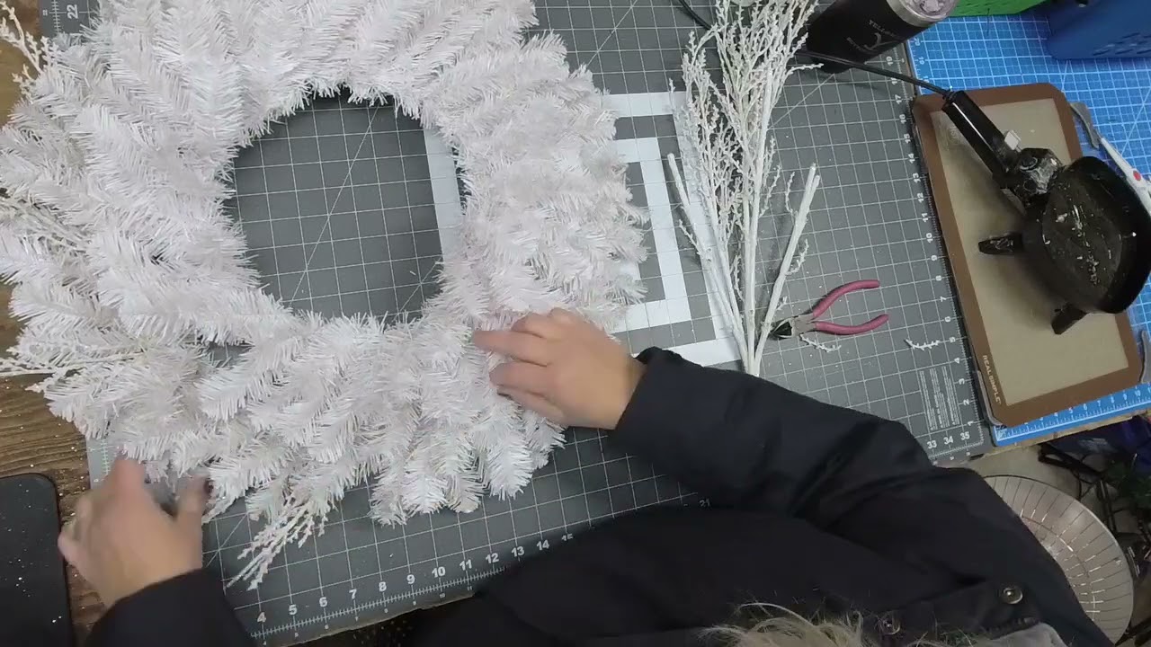 How to Make a Winter Wonderland Wreath