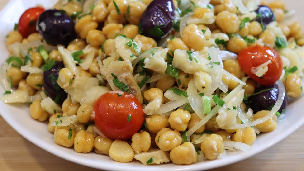 Salada de bacalhau com grão de bico