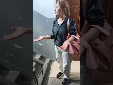 Ոստիկանները բերման են ենթարկել վարորդի վրա շիշ նետած կնոջը