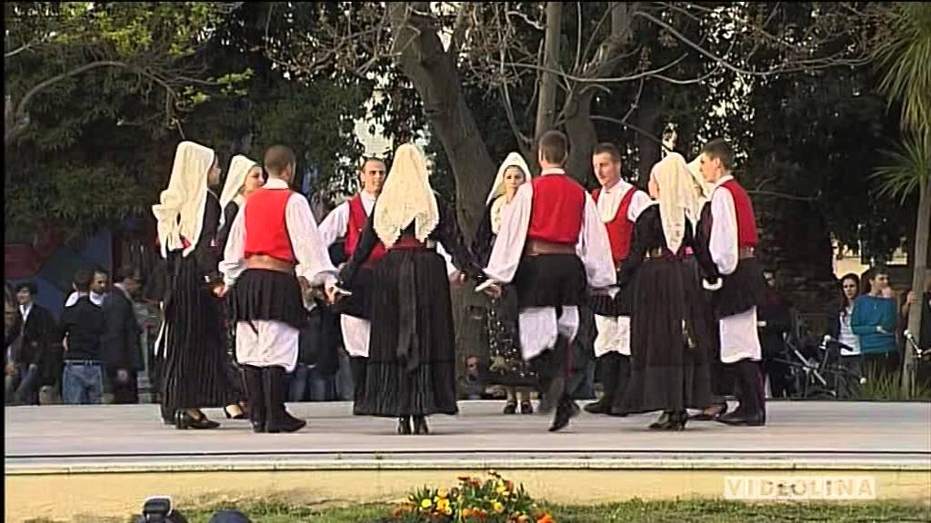 Giansilvio Pinna   Sandro Chessa   gruppo folk  figulinas   Muravera  2015)