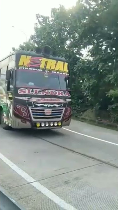 klakson menggelegar madona NETRAL