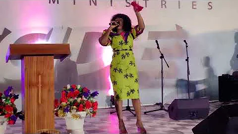 Rose Adjei ministers powerfully & brings down the presence 🔥🔥🔥