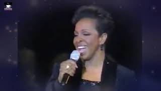 O Holy Night - Gladys Knight (live)