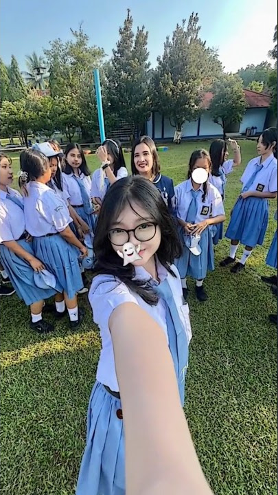 cewek kacamata pasti mengoda #sekolah #masasekolah #sekolahku (source.@barjadew)