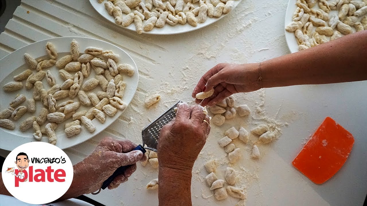 ITALIAN GRANDMA Makes GNOCCHI FROM SCRATCH | HomeMade Gnocchi di Patate Calabrese Style | Vincenzo