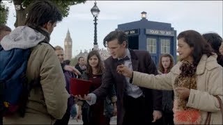 Doctor Who - The Bells of Saint John - The TARDIS Materializes in London