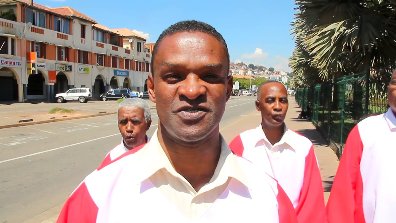 TONONKALO IRAY - RAVELO JEAN BAPTISTE (Mpiangaly Bàgasy)