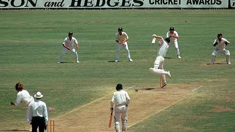Tony Greig v Dennis Lillee Ashes 1974 at Brisbane
