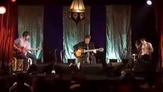 Video thumbnail of "Noel Gallagher - Strawberry Fields Forever (Acoustic) [Cabaret Sauvage - Paris 2006]"