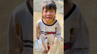 The girl's kindness was misunderstood😢💔#ajuda #short video #shorts #viral video  #motivation #tiktok