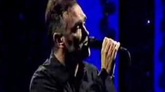 Morrissey - Irish Blood, English Heart (Live at Move, 04) Morrissey - Irish Blood, English Heart (Live at Move, 04)