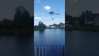 Helikopter Pobiera Wodę-Radawie.