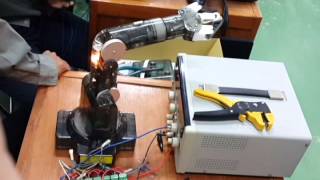 Robot arm dengan interface visual basic