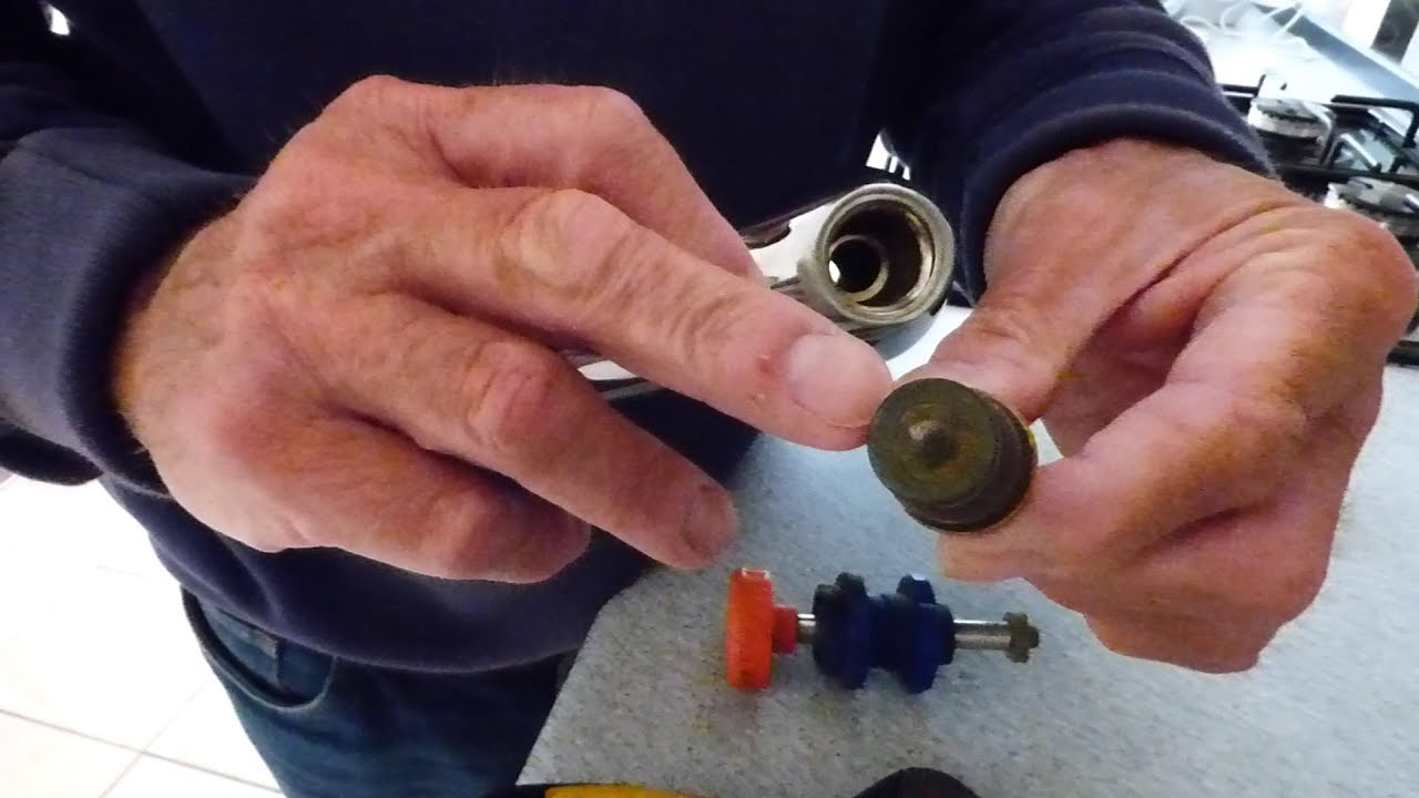 Repairing A Dripping Tap Tap Washers Faucet Repair Repair