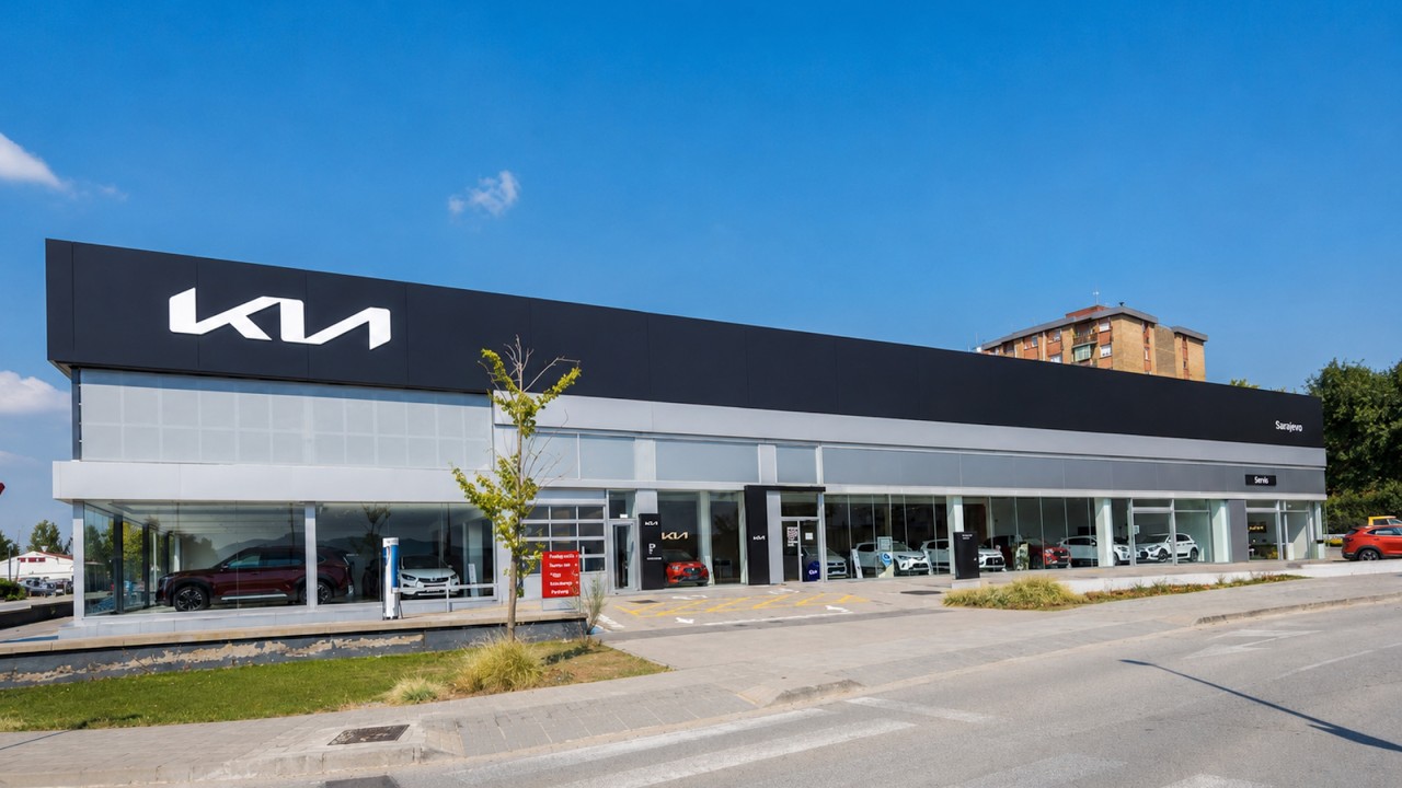 KIA YOMOVO SEMPROCAR - GRANOLLERS