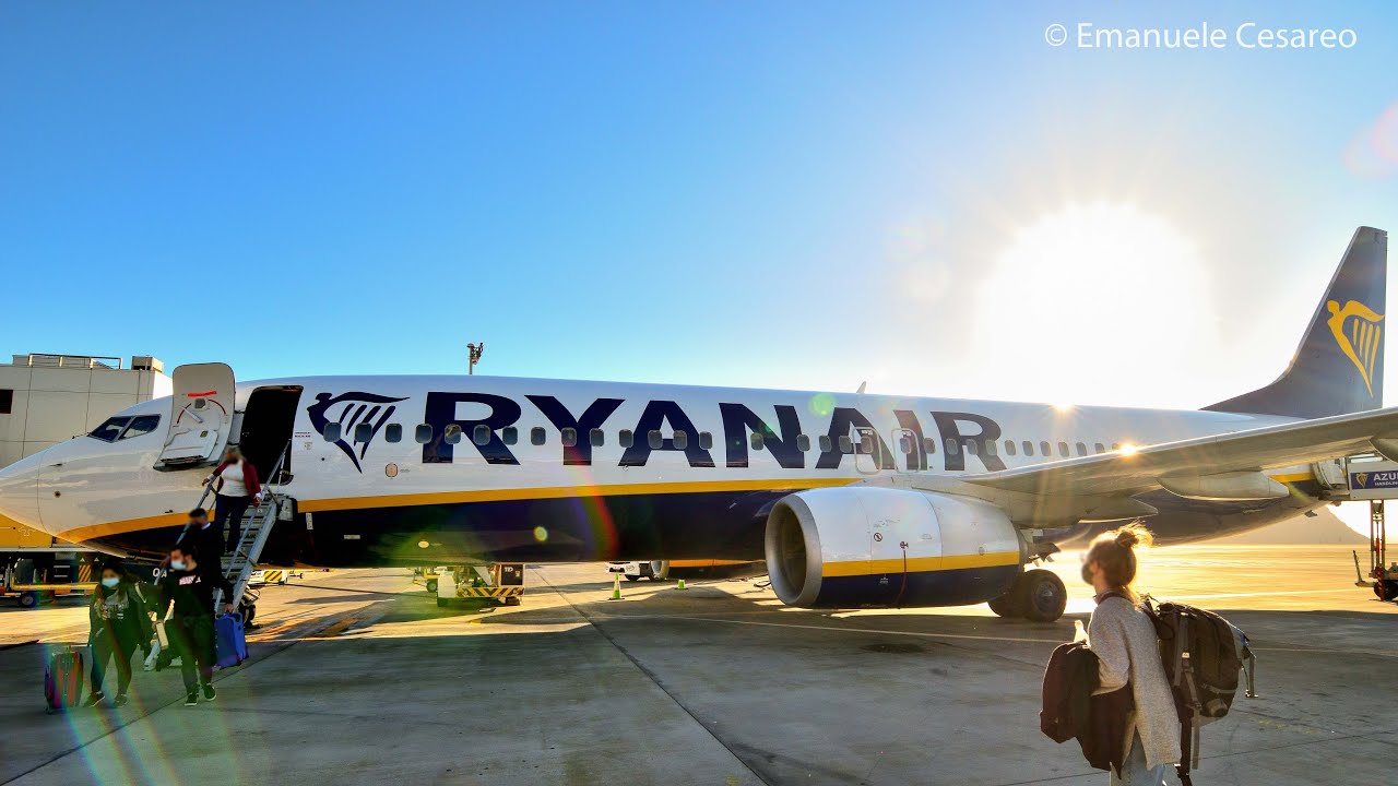 TRIP REPORT | OVER 4 HOURS ON A RYANAIR B738  |  Rome Fiumicino - Tenerife South |