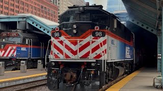Metra UP-North Line Train RAV1 At Ogilvie Transportation Center