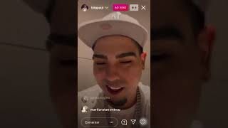 Biig Paul em live mandando freestyle no meio da madruga