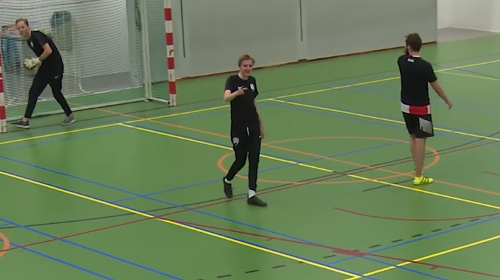 Koen scheldt scheidsrechter uit