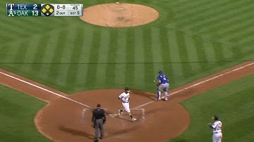 TEX@OAK: Smolinski slaps a two-run single to left