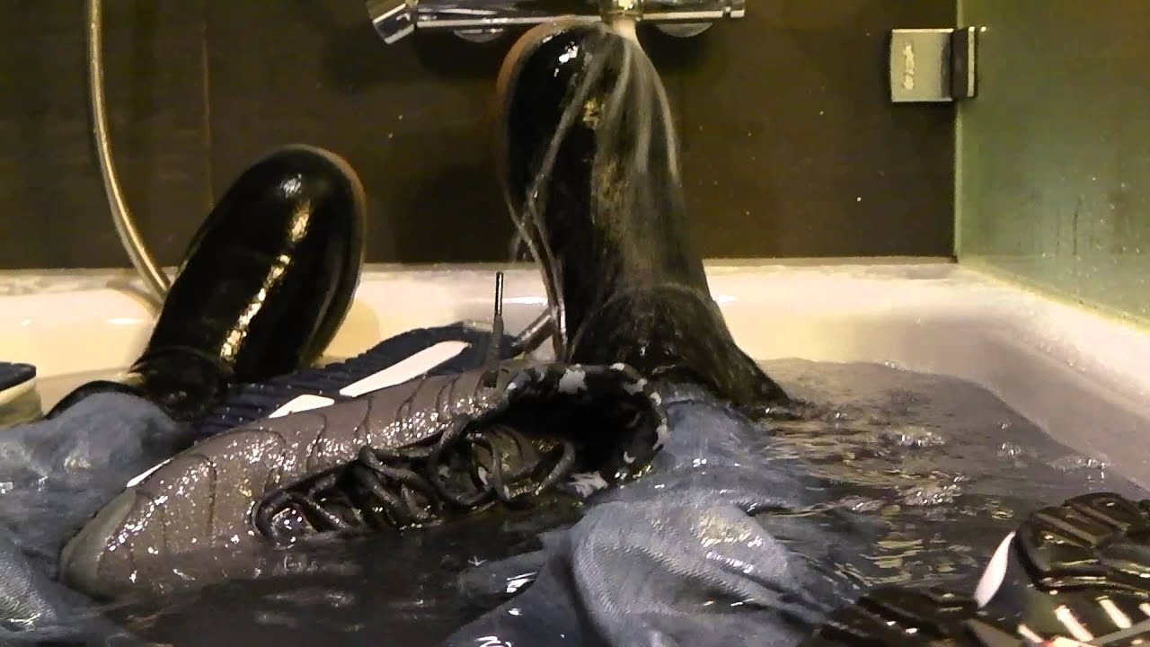 UGG SELENE BLUE rendent le bain tout bleu