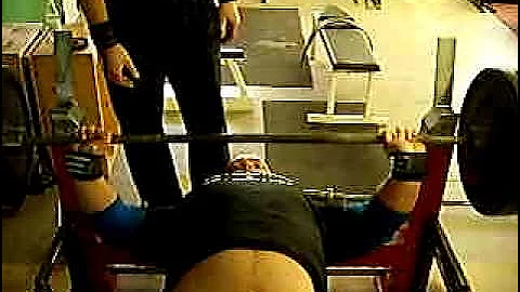 11x207,5 kilos raw benchpress