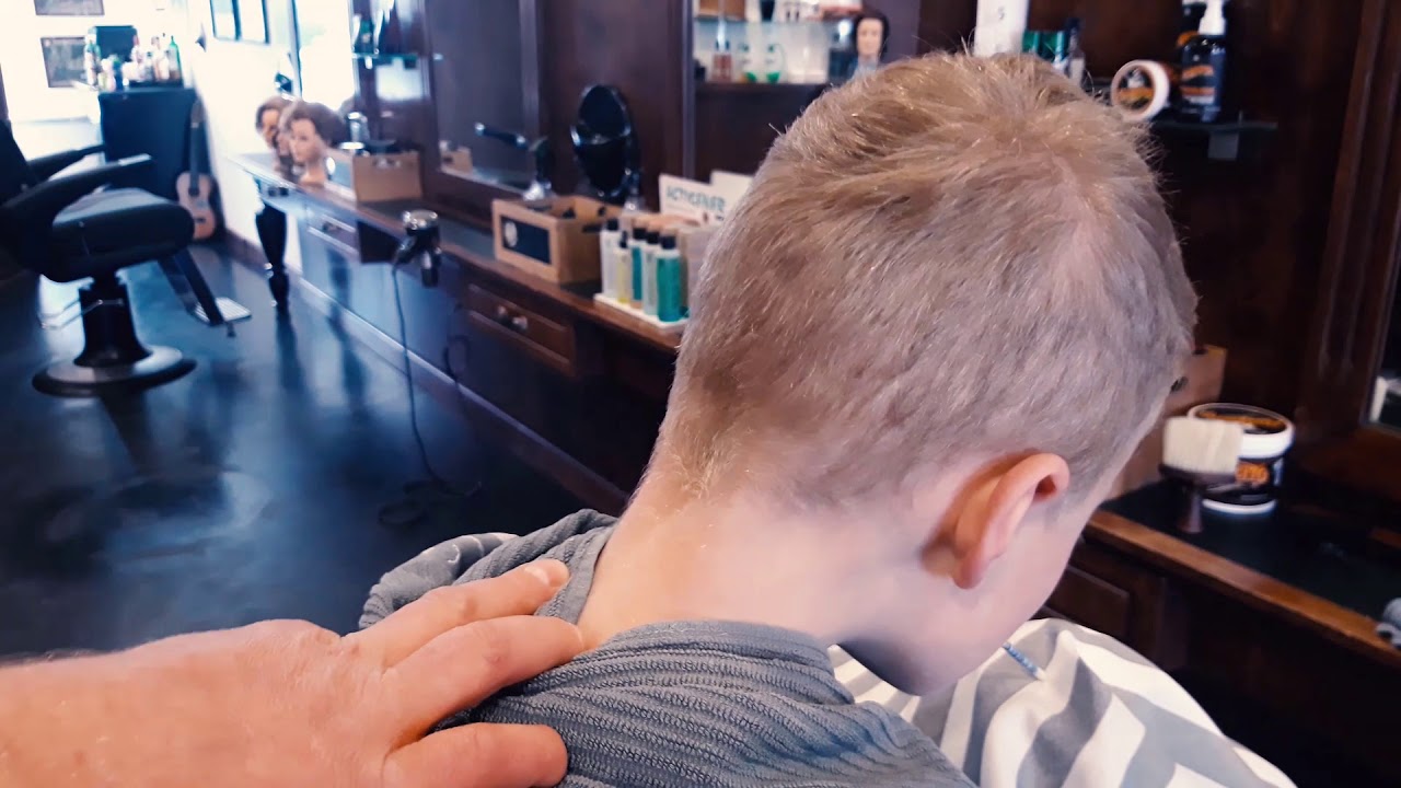 Instructievideo: De nek uitscheren