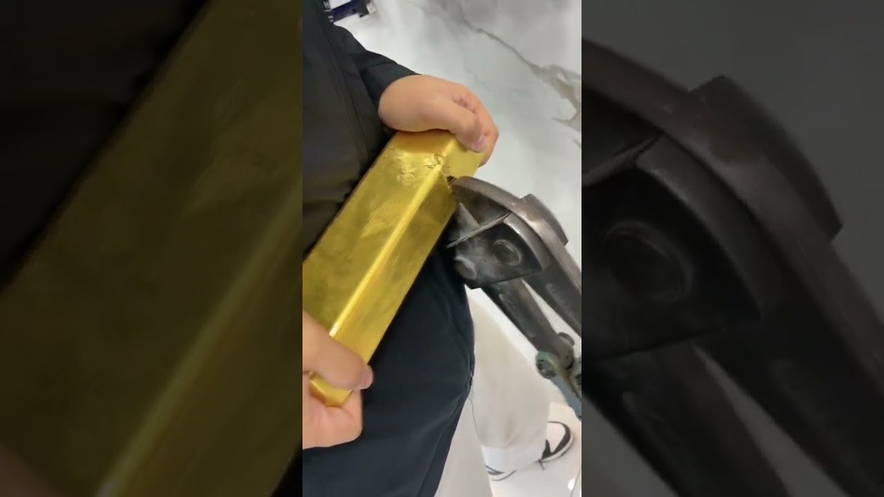 Cutting a 10 kg Goldbar - WOW! How soft can it be? 