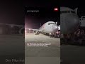 Jubel nach Notlandung: Russische Boeing 737 meldet Notfall über Schwarzem Meer | #ntv