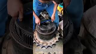 Excavator Final Drive Rebuild! Planetary Gear Assembly Explained #Mechanic #Excavator #Engineering