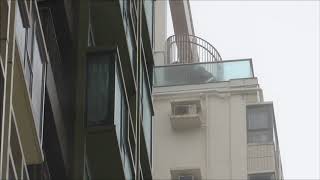 Typhoon mangkhut sways skyscraper in ...