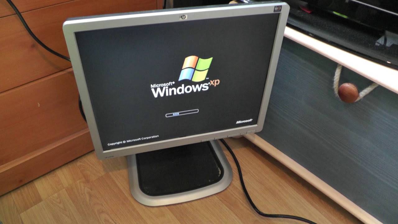 Computer Screen Windows Xp Youtube Testing the PC screens & the Windows XP PC will not format for some ...