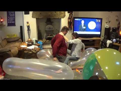 qw1balloon popping couple