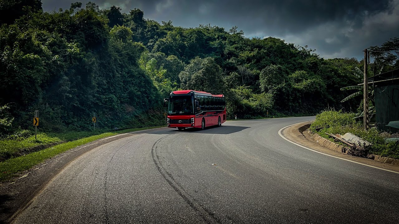 Siêu phẩm mới của nhà xe Trung Đức Điện Biên - Cát Bà và a lái xe vui tính thân thiện:)