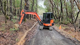 Ditch cleaning and a little grading with the Kubota KX 040 4