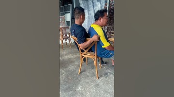 Khả năng uốn dẻo bền bỉ phần khung ghế Crossback Resin rất tuyệt vời