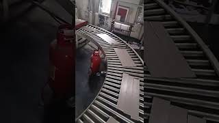 apply varnish to the wooden floor #qualityflooring #factory #floor #flooringideas