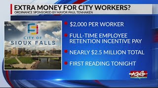 Mayor seeks $2,000 for each full-time employee