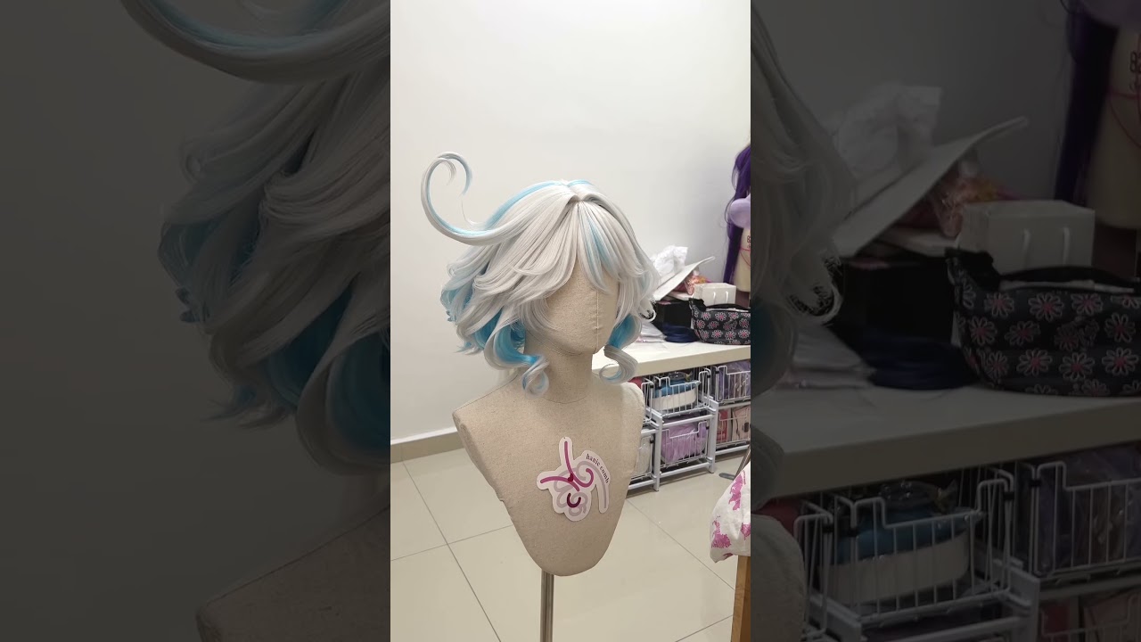 the hair it doesn’t move at all??! #cosplay #wigs #genshinimpact