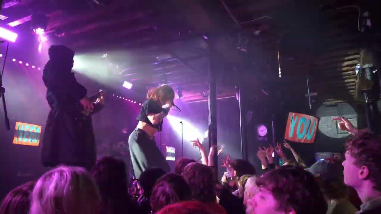Static Dress - vague. (Live @ The Fleece, Bristol 14/11/23) Static Dress - vague. (Live @ The Fleece, Bristol 14/11/23)