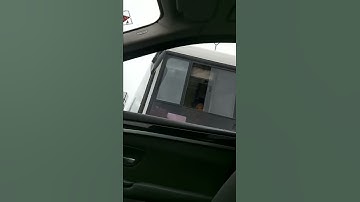 Șofer STPT, filmat cum fumează la volanul autobuzului 33 barat