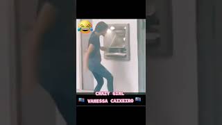 Crazy congo girl Vanessa Caixeiro DANCING werrason publicite