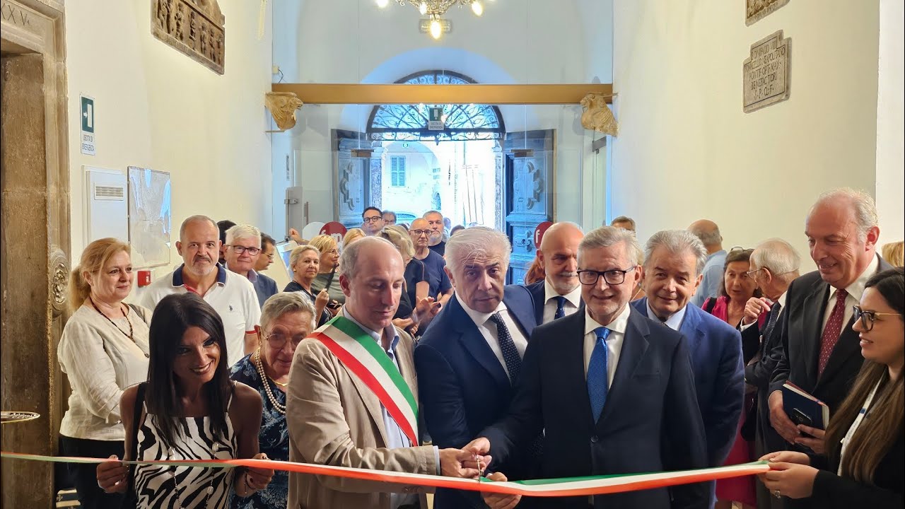 In mostra a Fermo il poliedrico mondo di De Carolis. Papetti: ha elevato l'arte popolare