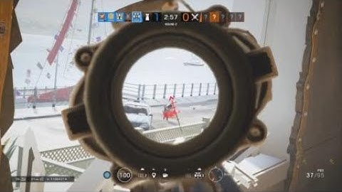 Rainbow Six® Siege Doc P90 spawn peek ace