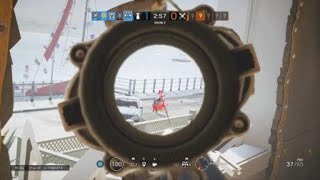 Rainbow Six® Siege Doc P90 spawn peek ace