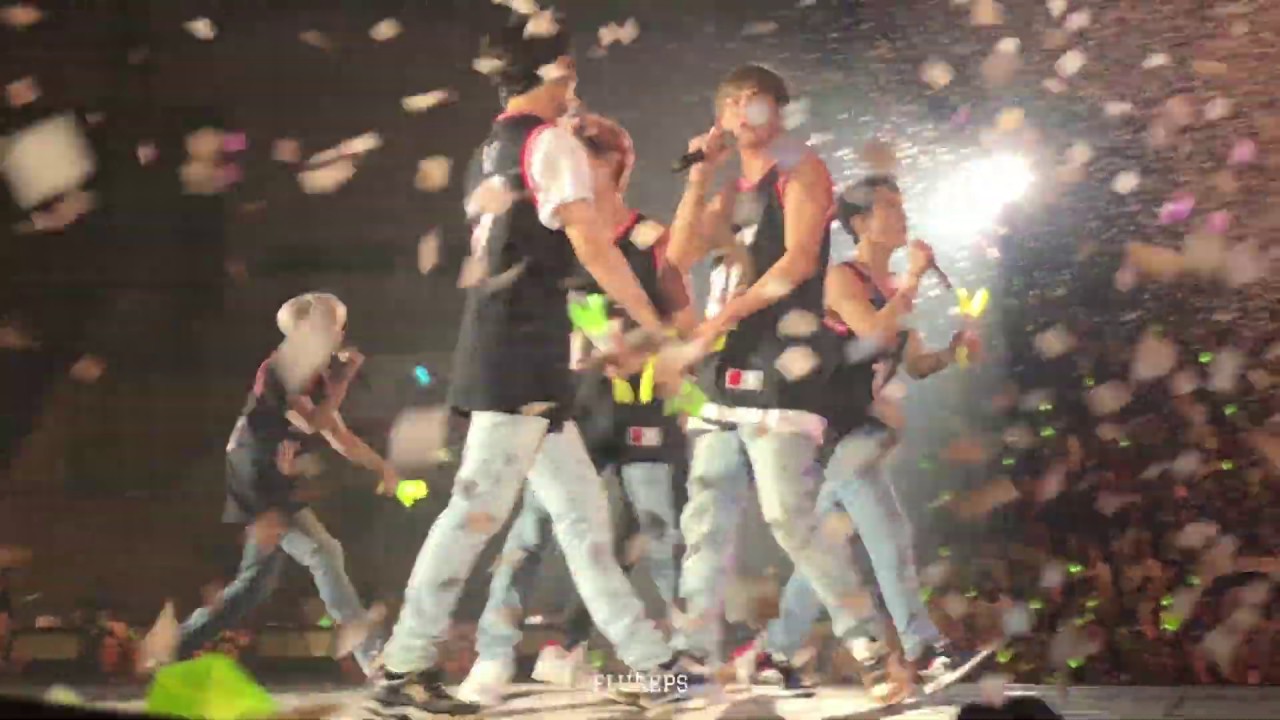 [FANCAM] WayV - Dream Launch , Let Me Love U (Fanmeeting in Bangkok Day1)