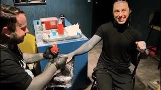 Ronnie Radke getting Blackout Tattoo Super Panful 2/19/2023