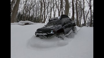 1/5 scale 4x4 redcat clawback( CHAINS ON TIRE) ADVENTURE ON DEEP SNOW.