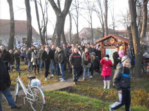Badnji dan: simbolika i običaji – dom info Badnji dan 2014 Novi Knezevac - YouTube